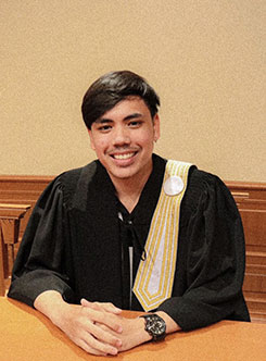 นายสุชาพงศ์ ขุมเงิน